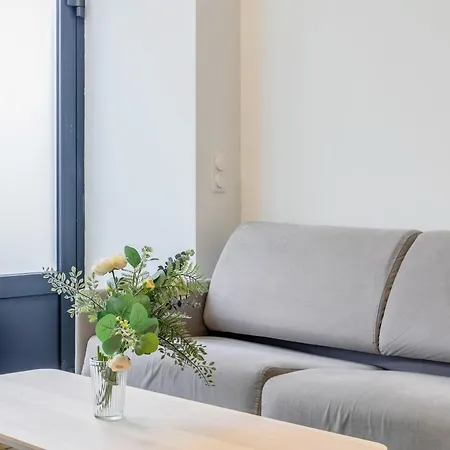 Enjoy In A Lovely Nest With Modern Design