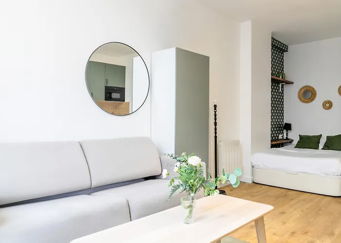 Apartament Enjoy In A Lovely Nest With Modern Design Paryż