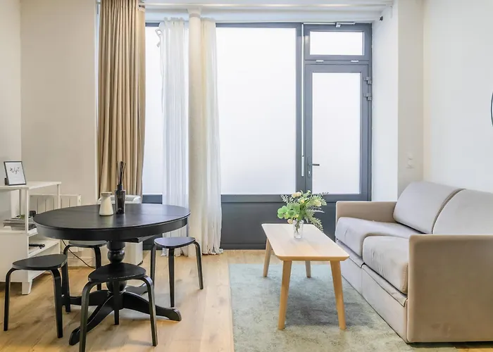 Enjoy In A Lovely Nest With Modern Design *
