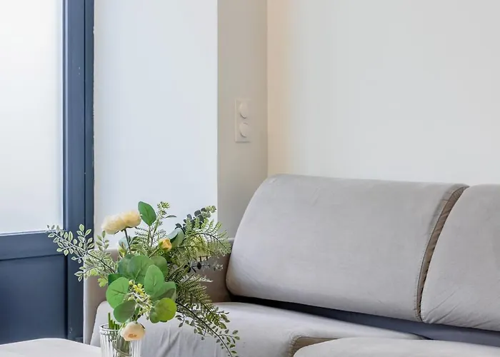 Enjoy In A Lovely Nest With Modern Design