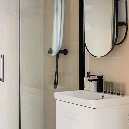 Enjoy In A Lovely Nest With Modern Design شقة باريس